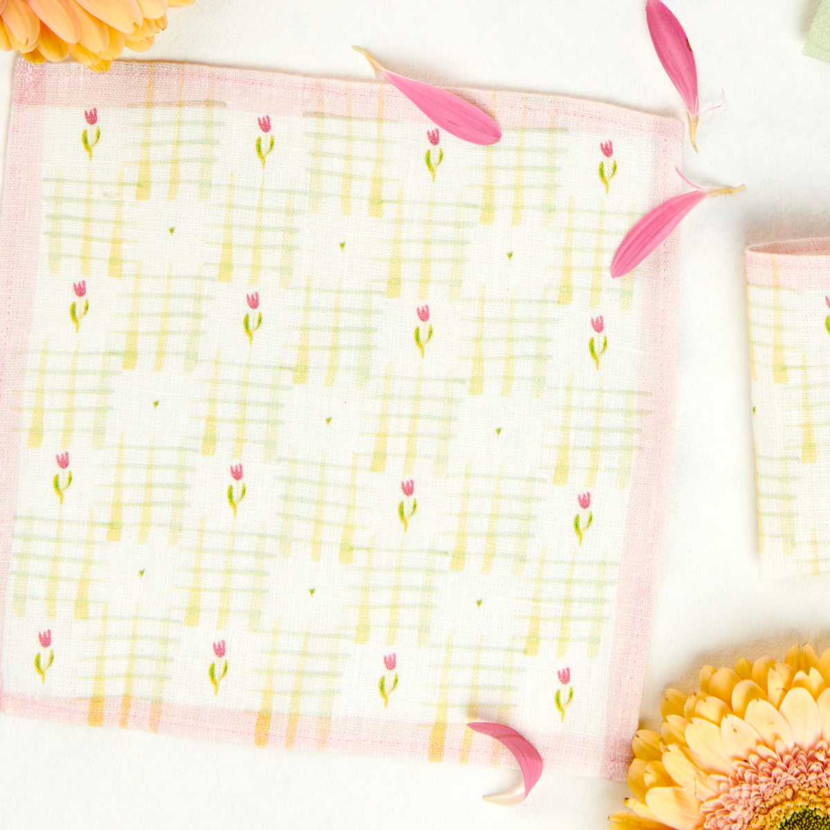 Plaid + Tulips - Cocktail Napkins set of 4